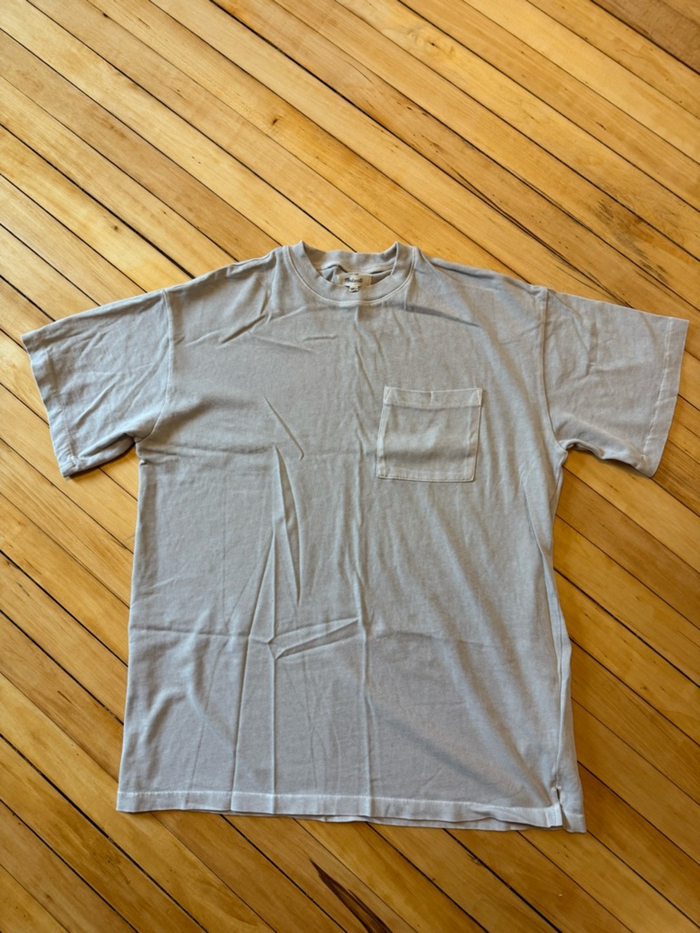 Madewell Short Sleeve Pocket Tee in Light Gray. Never worn